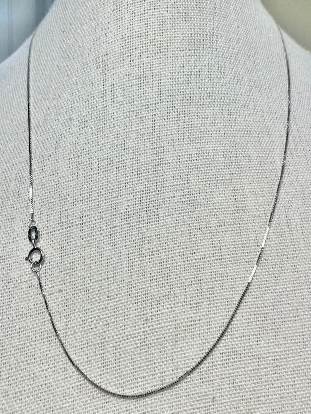 18k Solid White Gold Necklace Box Chain Style 16 Inches